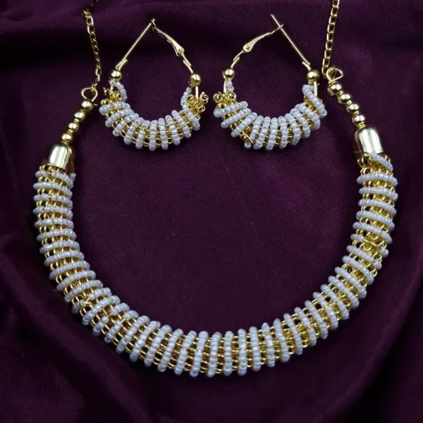 Gold-white Elegant Lightweight Korean Necklace Set | Sriasmi.com