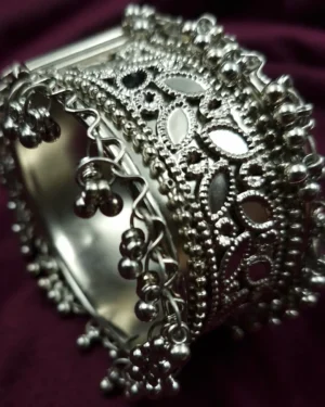 Sriasmi Oxidised Kada