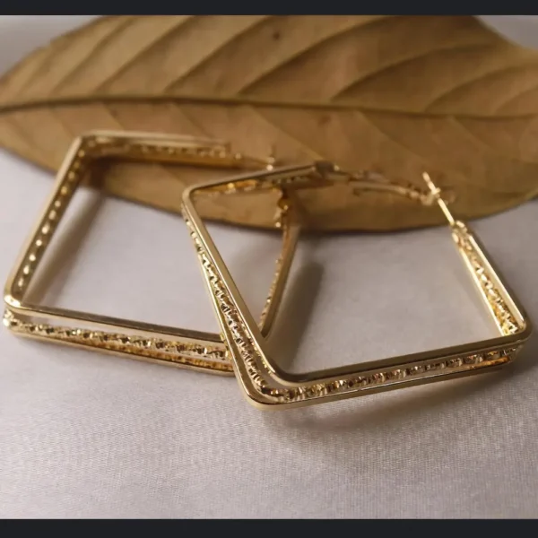 Sriasmi lightweight Korean earrings