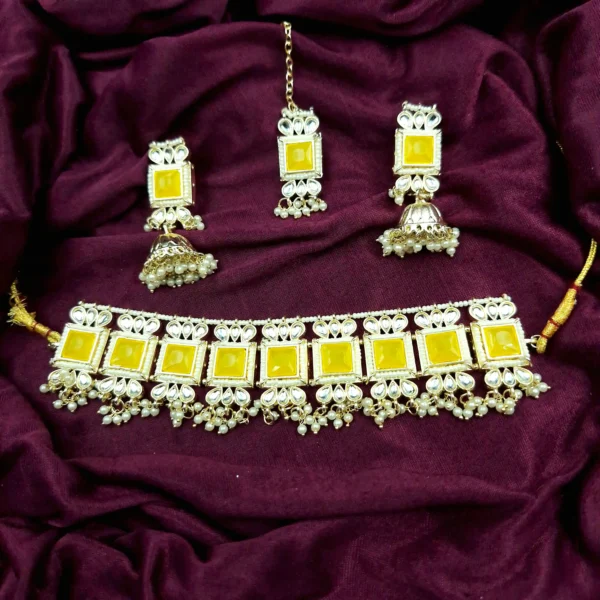 Kundan Necklace Set with Meenakari Detailing | Sriasmi.com